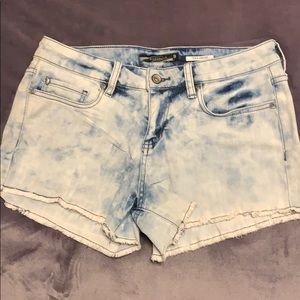 Acid wash jean shorts hot topic